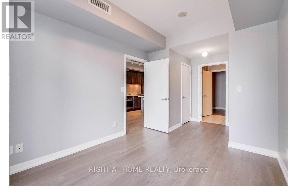 2504 - 21 Widmer Street, Toronto (Waterfront Communities), Ontario  M5V 0B8 - Photo 17 - C12343264