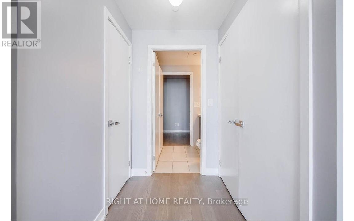 2504 - 21 Widmer Street, Toronto (Waterfront Communities), Ontario  M5V 0B8 - Photo 19 - C12343264