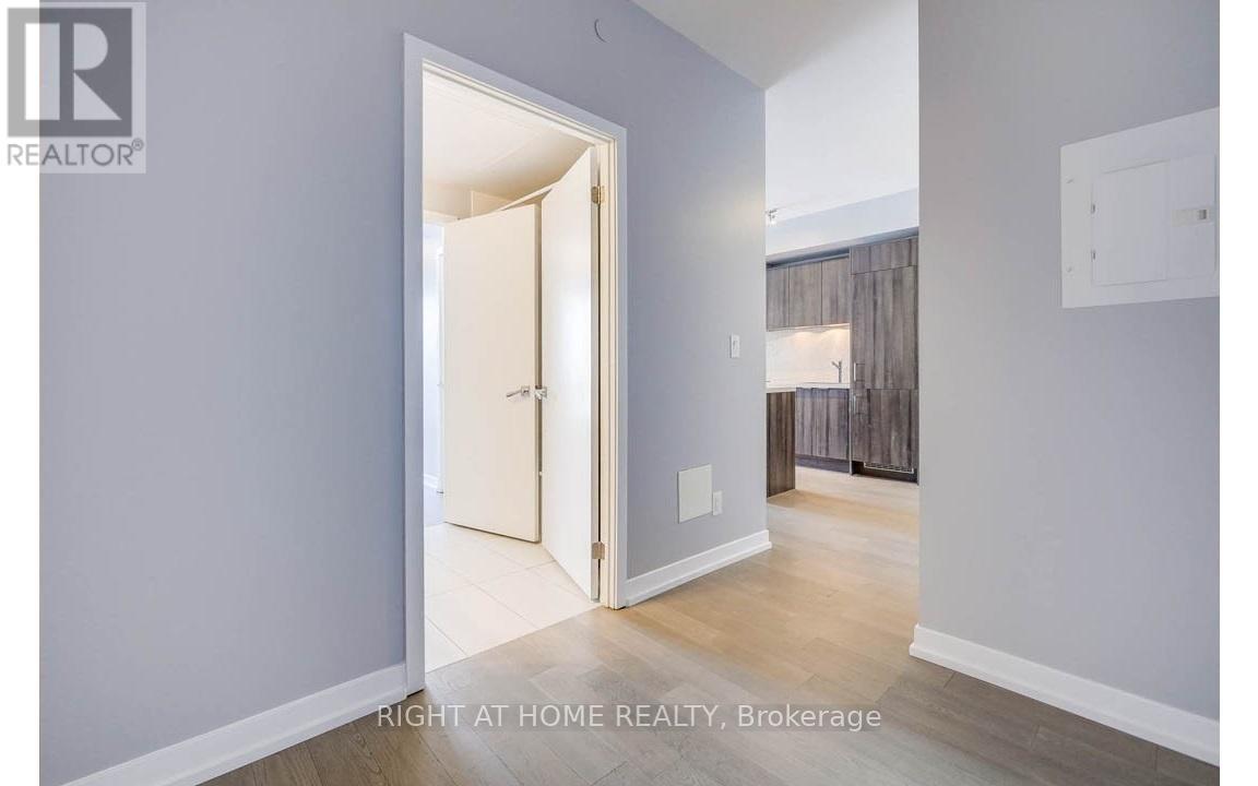 2504 - 21 Widmer Street, Toronto (Waterfront Communities), Ontario  M5V 0B8 - Photo 7 - C12343264
