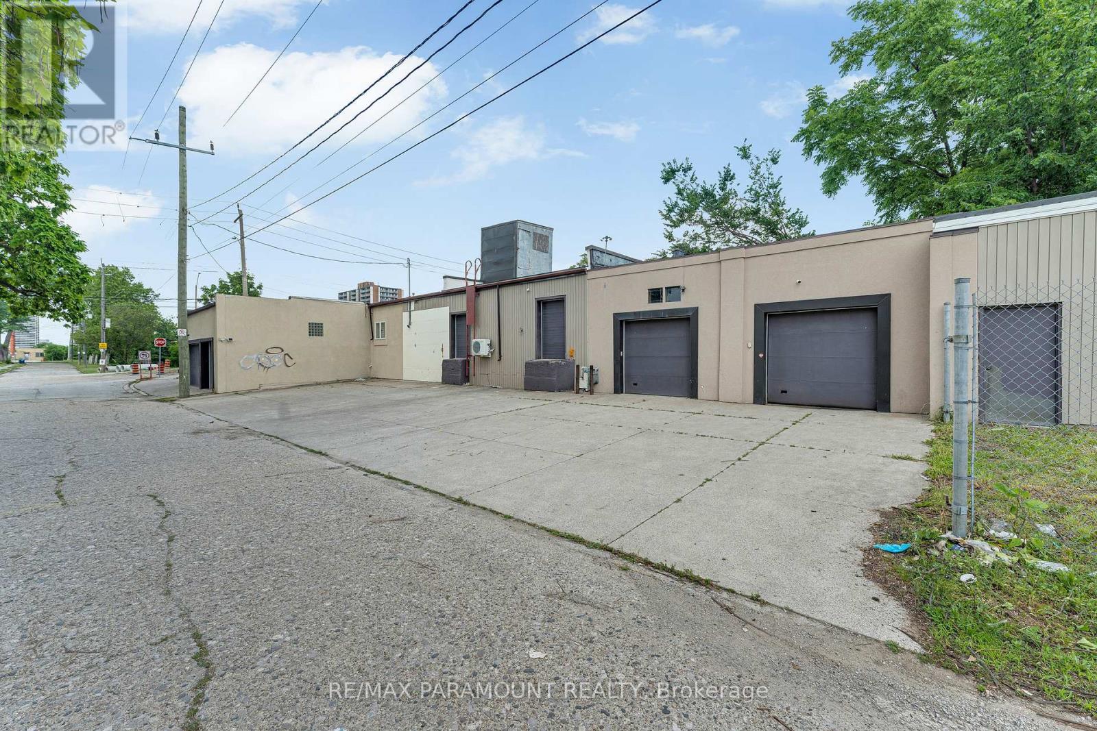 795 University Avenue W, Windsor, Ontario  N9A 5R8 - Photo 5 - X12343265