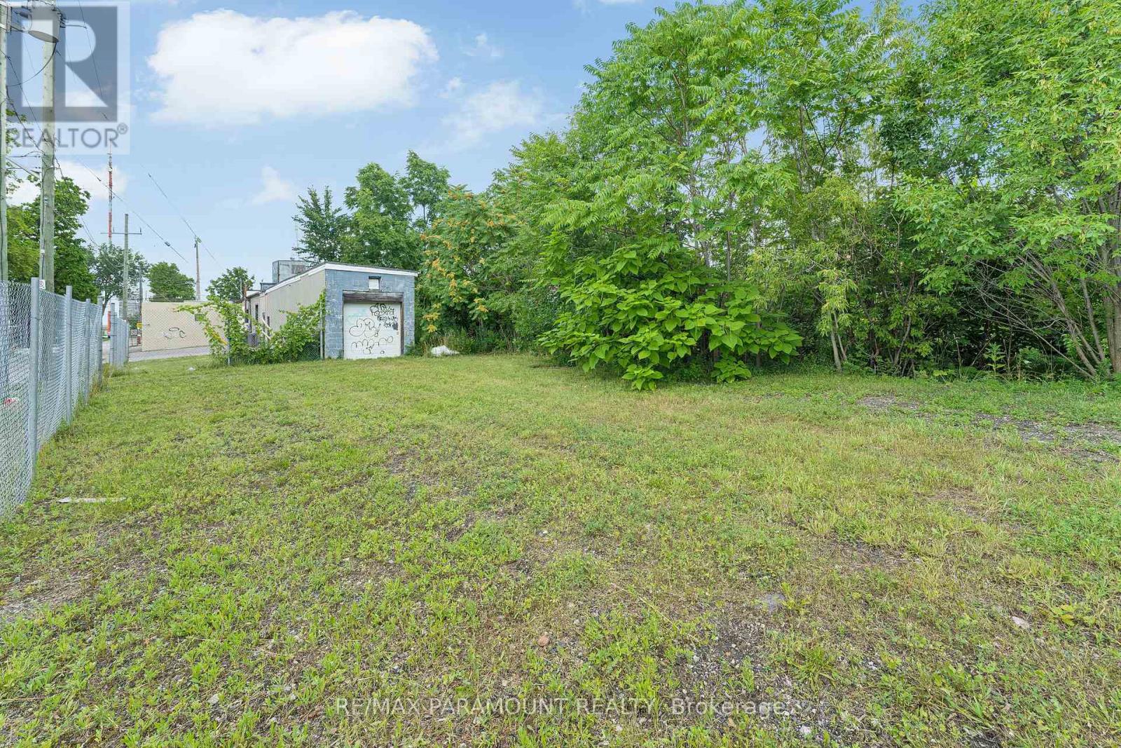 795 University Avenue W, Windsor, Ontario  N9A 5R8 - Photo 8 - X12343265