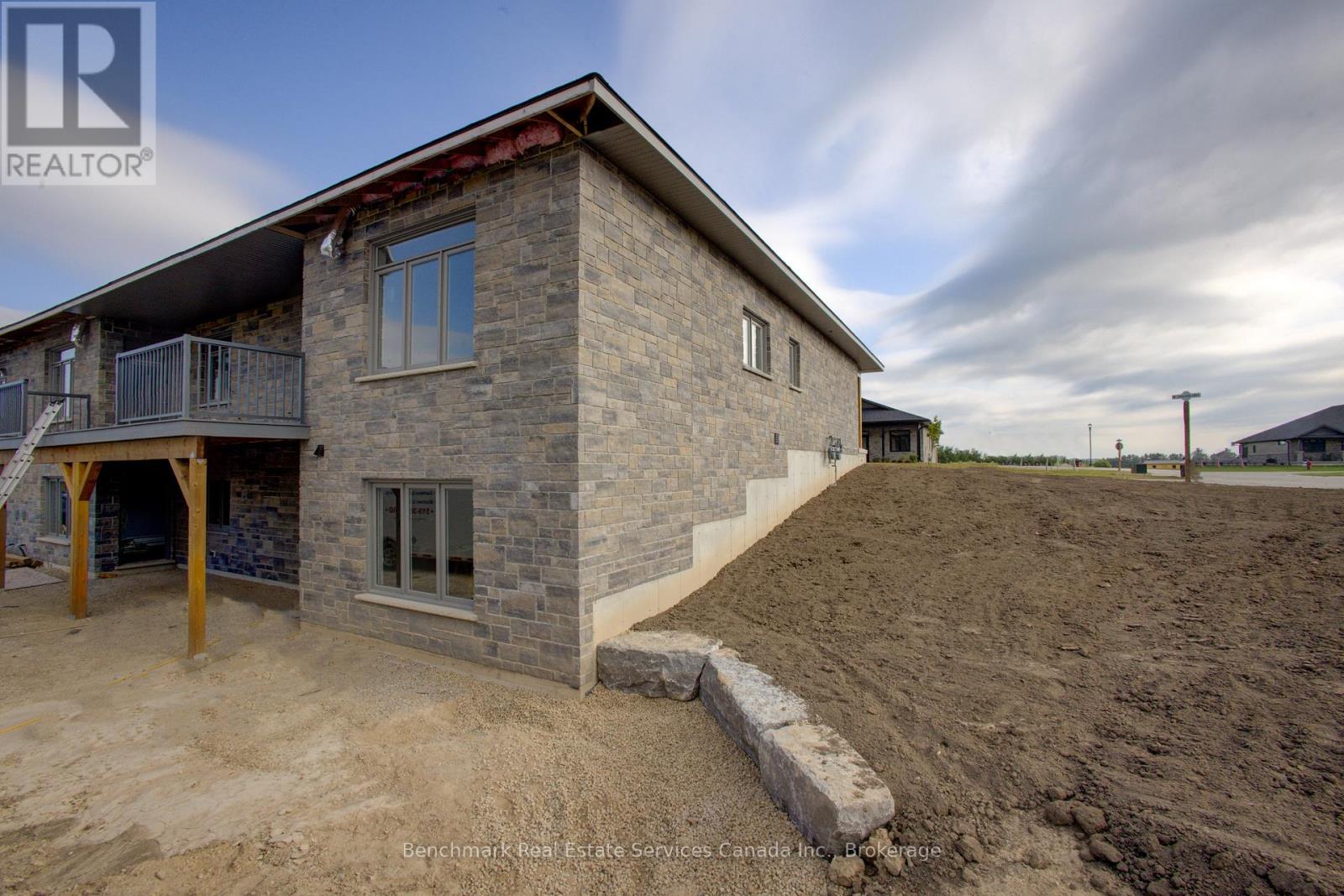 60 Cavalier Crescent, Huron-Kinloss, Ontario  N0G 2R0 - Photo 8 - X12314377