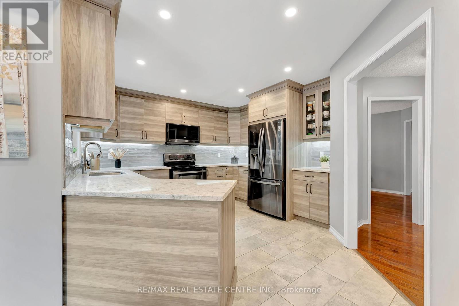 72 Hilborn Avenue, Cambridge, Ontario  N1T 1M8 - Photo 8 - X12343309