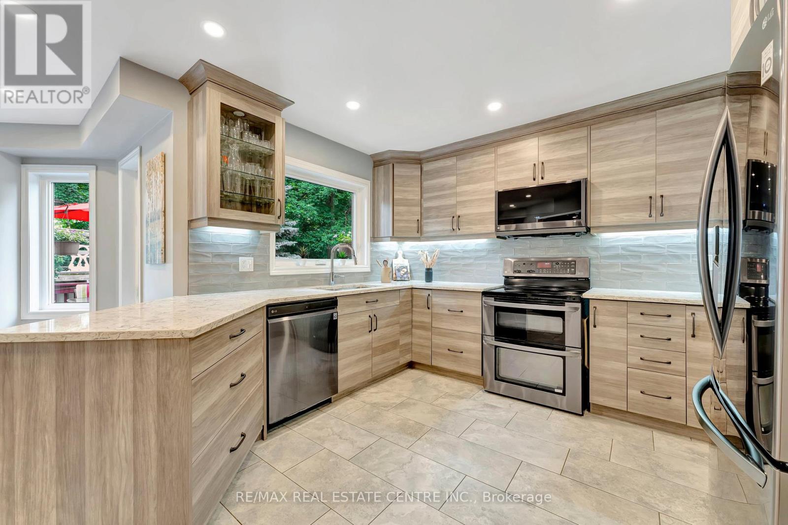 72 Hilborn Avenue, Cambridge, Ontario  N1T 1M8 - Photo 9 - X12343309