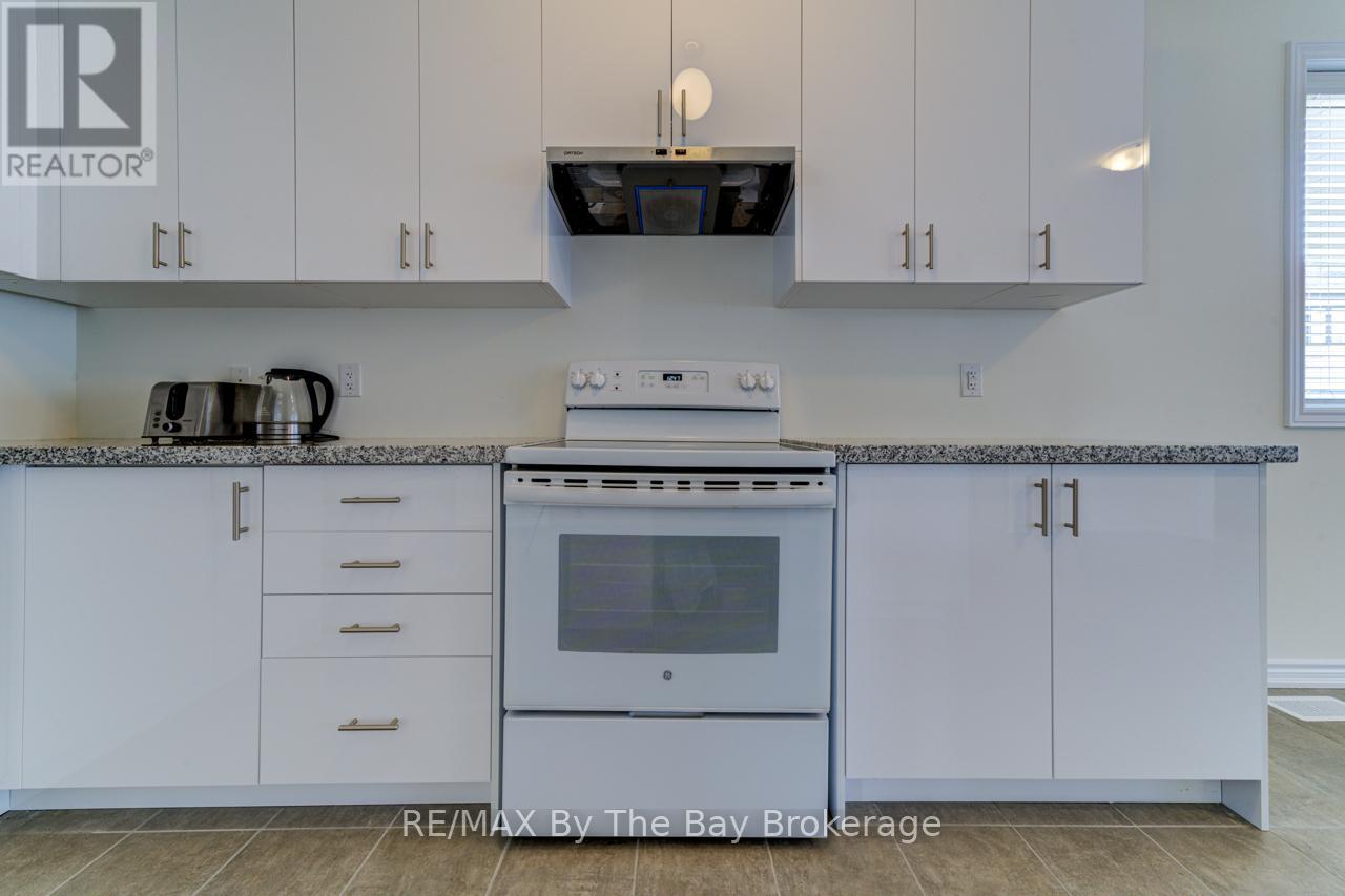 67 Sun Valley Avenue, Wasaga Beach, Ontario  L9Z 0N7 - Photo 15 - S12343328