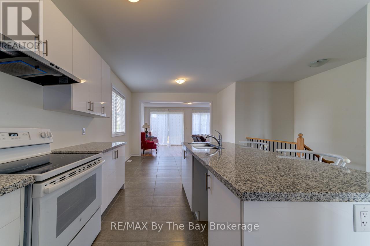 67 Sun Valley Avenue, Wasaga Beach, Ontario  L9Z 0N7 - Photo 18 - S12343328