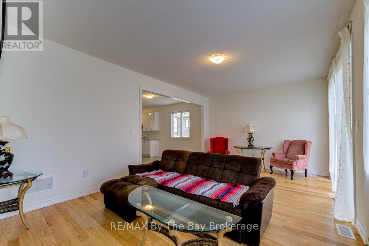 67 Sun Valley Avenue, Wasaga Beach, Ontario  L9Z 0N7 - Photo 22 - S12343328
