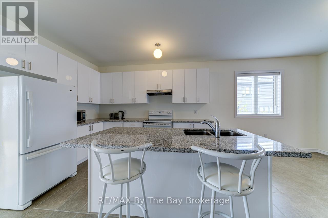 67 Sun Valley Avenue, Wasaga Beach, Ontario  L9Z 0N7 - Photo 9 - S12343328
