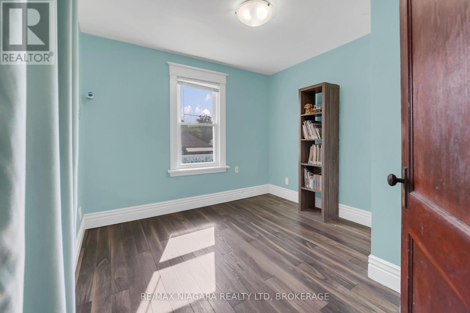 4725 Third Avenue, Niagara Falls, Ontario  L2E 4L7 - Photo 22 - X12343350