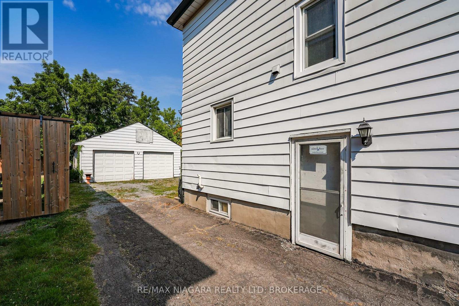 4725 Third Avenue, Niagara Falls, Ontario  L2E 4L7 - Photo 43 - X12343350