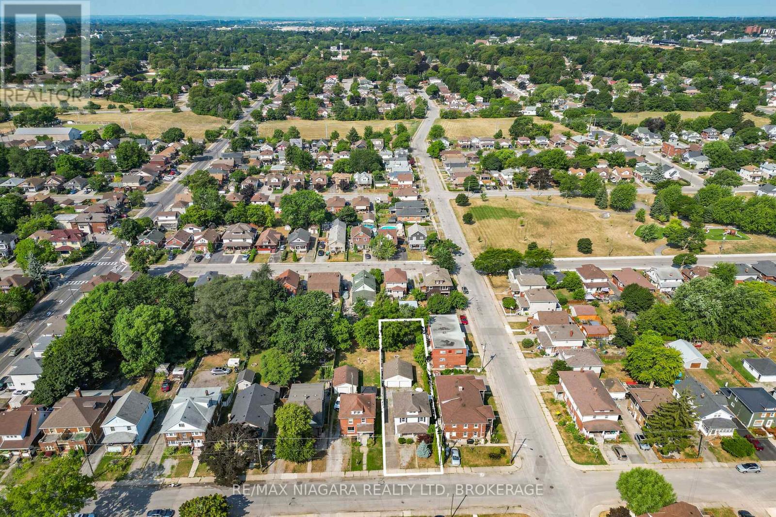 4725 Third Avenue, Niagara Falls, Ontario  L2E 4L7 - Photo 47 - X12343350