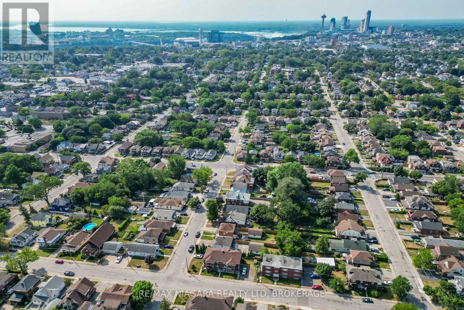 4725 Third Avenue, Niagara Falls, Ontario  L2E 4L7 - Photo 49 - X12343350