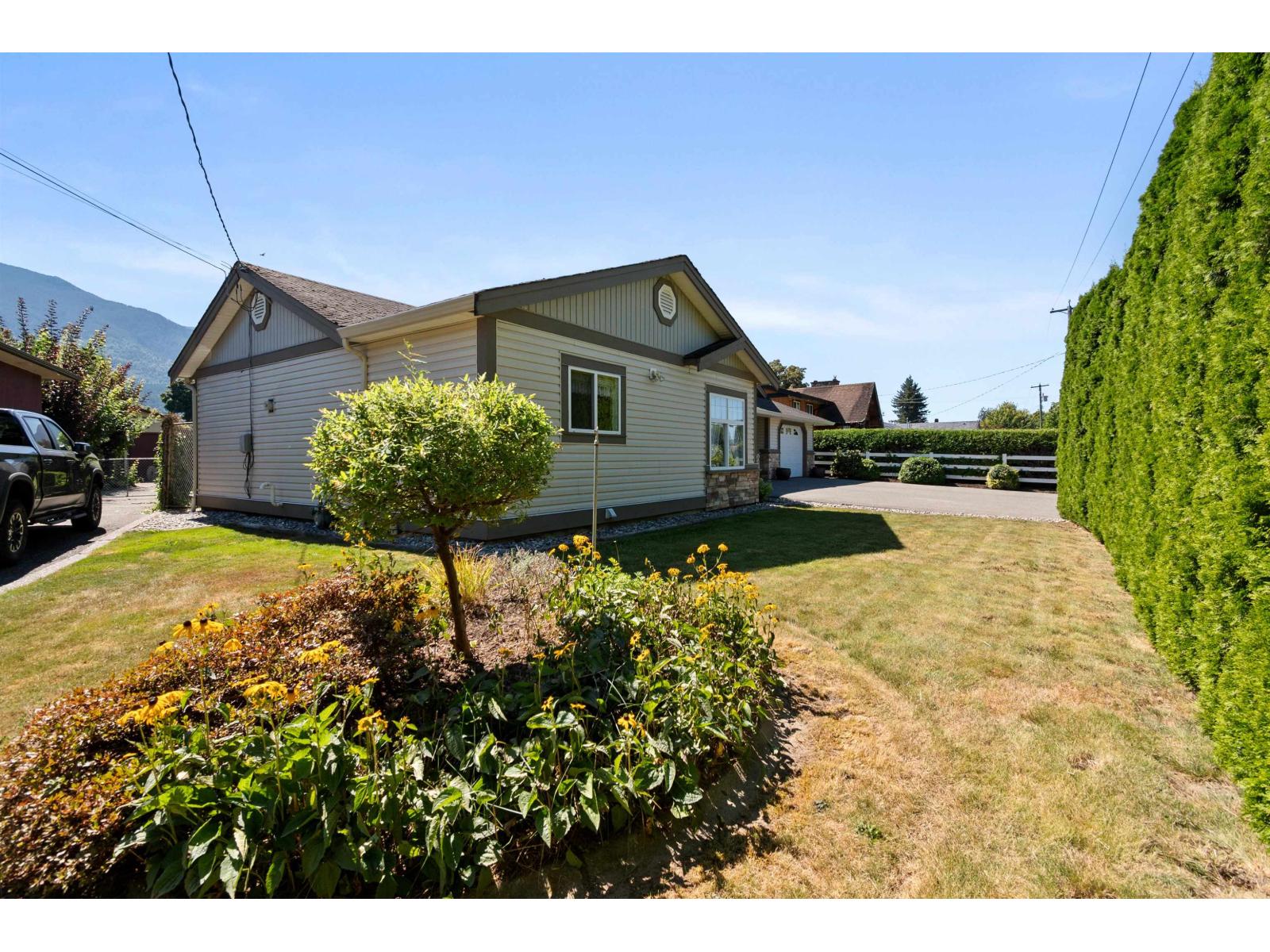Property at 50584 YALE ROAD image 4