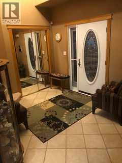 Property at 904 Spruce Way SE image 2