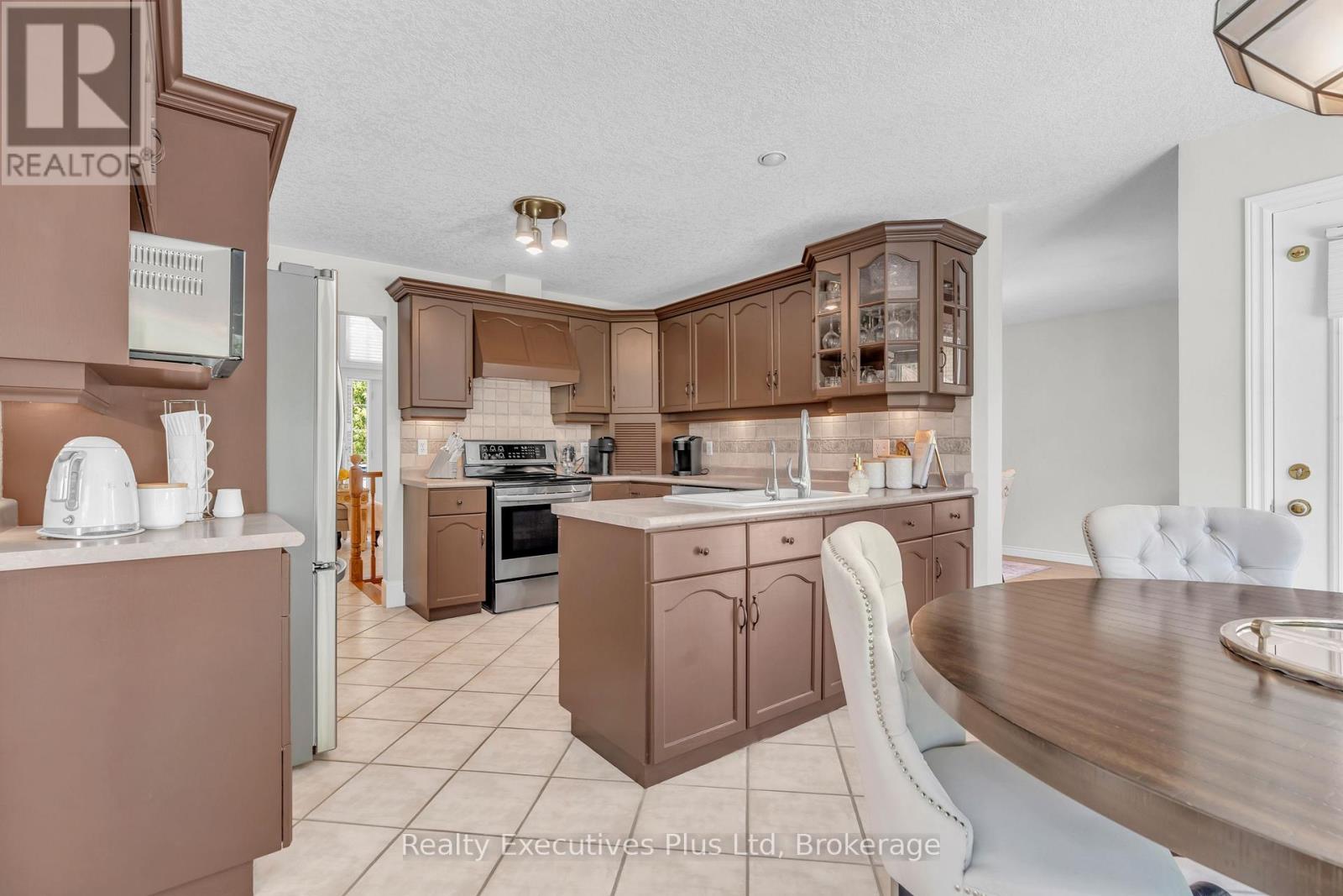 45 Fieldstone Road, Guelph, Ontario  N1L 1B4 - Photo 12 - X12343420