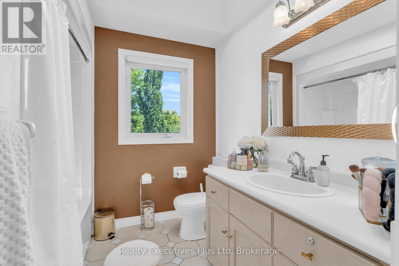 45 Fieldstone Road, Guelph, Ontario  N1L 1B4 - Photo 20 - X12343420