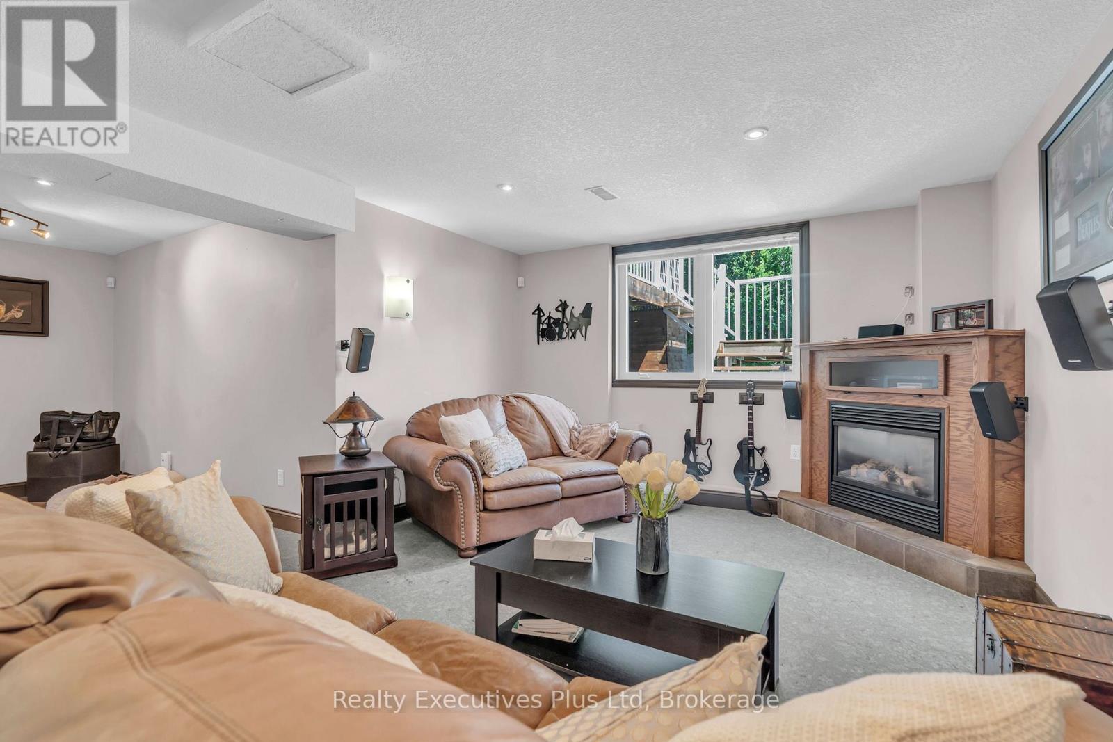 45 Fieldstone Road, Guelph, Ontario  N1L 1B4 - Photo 28 - X12343420