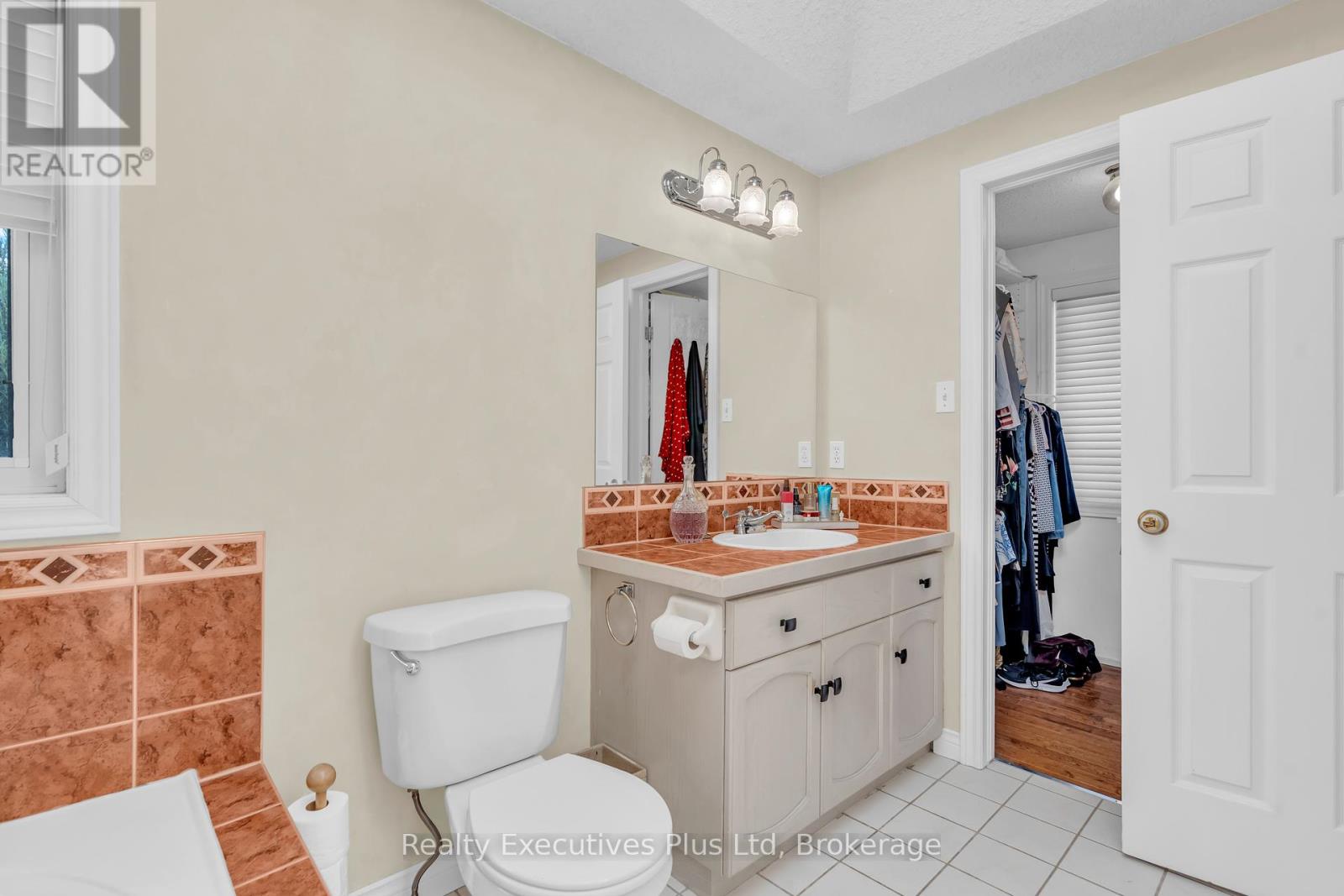 45 Fieldstone Road, Guelph, Ontario  N1L 1B4 - Photo 26 - X12343420