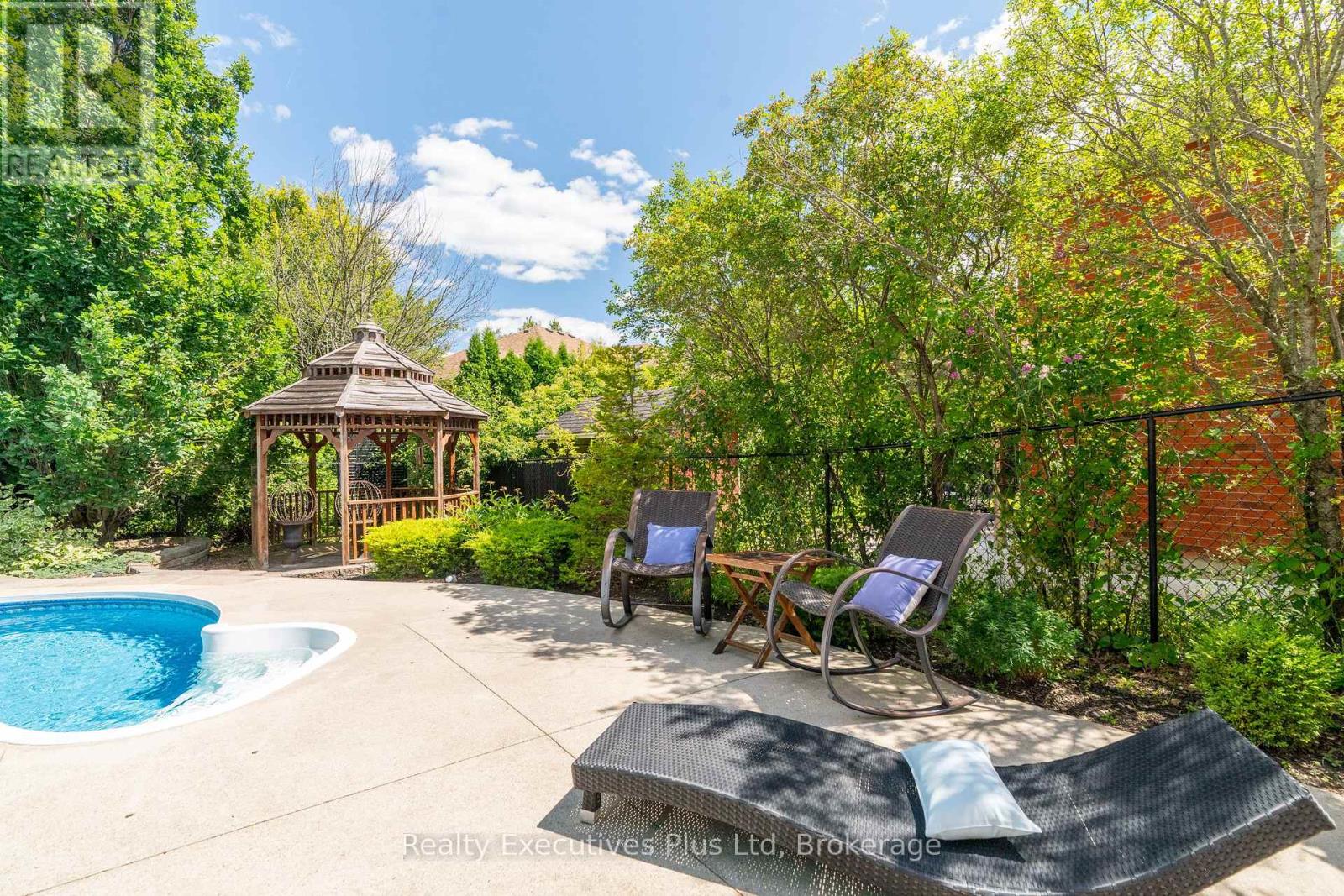 45 Fieldstone Road, Guelph, Ontario  N1L 1B4 - Photo 35 - X12343420