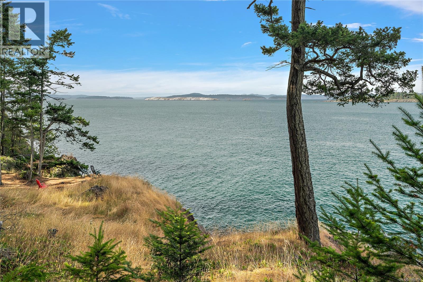 1324 Greenleaf Lane, Sidney Island, British Columbia  V8L 5Y9 - Photo 2 - 1008736