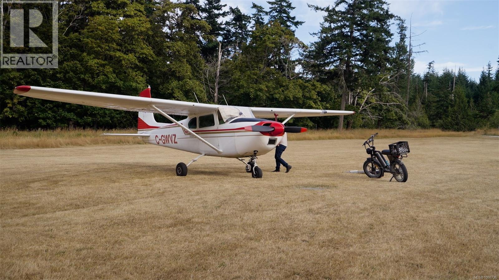 1324 Greenleaf Lane, Sidney Island, British Columbia  V8L 5Y9 - Photo 4 - 1008736
