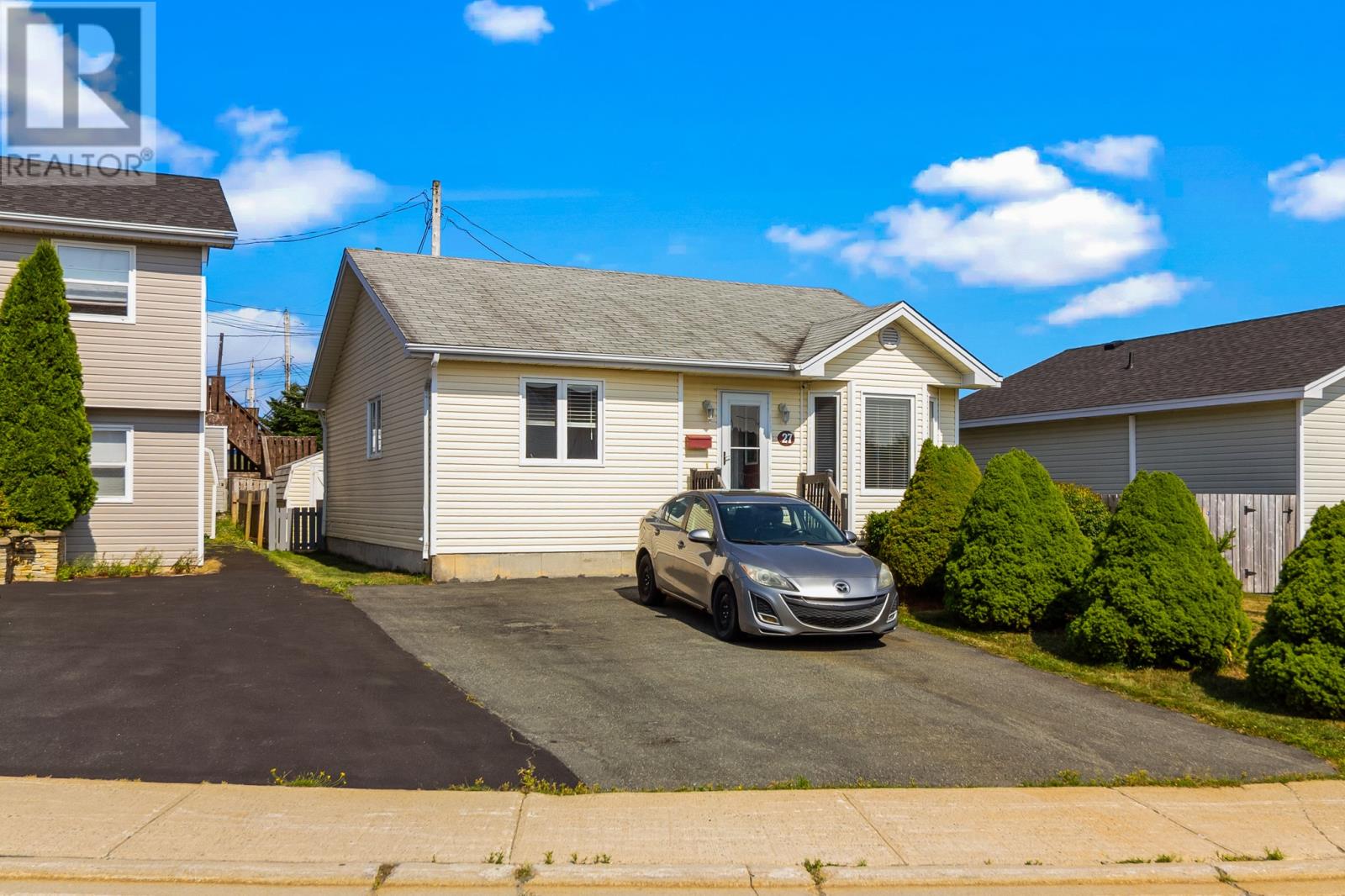 Property at 27 KELLAND Crescent image 1