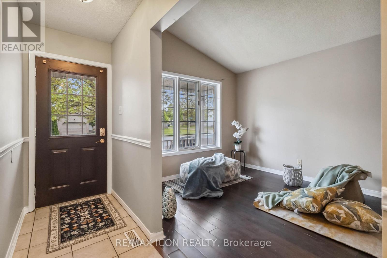 238 Fleming Drive, London East, Ontario  N5V 4Y9 - Photo 7 - X12343413