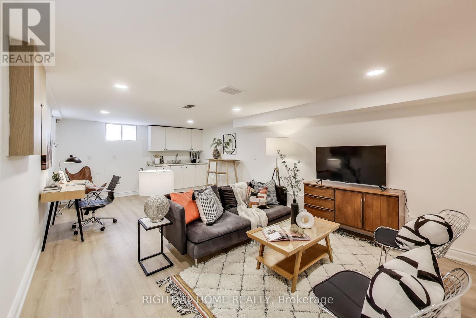 1071 Craven Road, Toronto (Greenwood-Coxwell), Ontario  M4J 4V7 - Photo 13 - E12343367