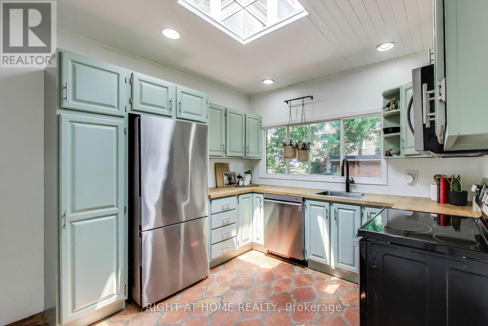 Property at 1071 CRAVEN ROAD image 5