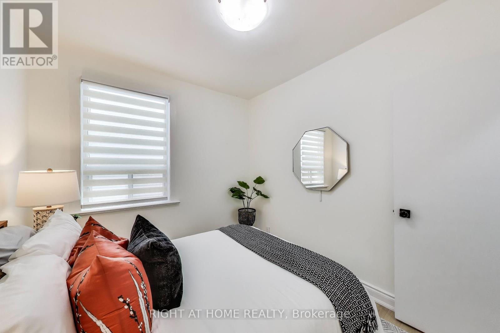 1071 Craven Road, Toronto (Greenwood-Coxwell), Ontario  M4J 4V7 - Photo 10 - E12343367