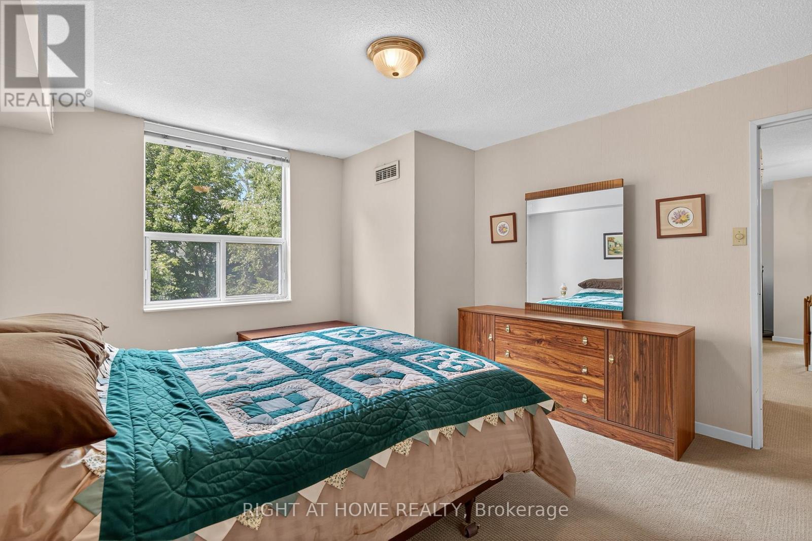 211 - 60 Inverlochy Boulevard, Markham (Royal Orchard), Ontario  L3T 4T7 - Photo 30 - N12343379