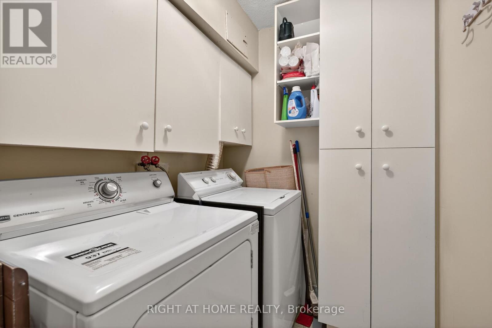211 - 60 Inverlochy Boulevard, Markham (Royal Orchard), Ontario  L3T 4T7 - Photo 14 - N12343379