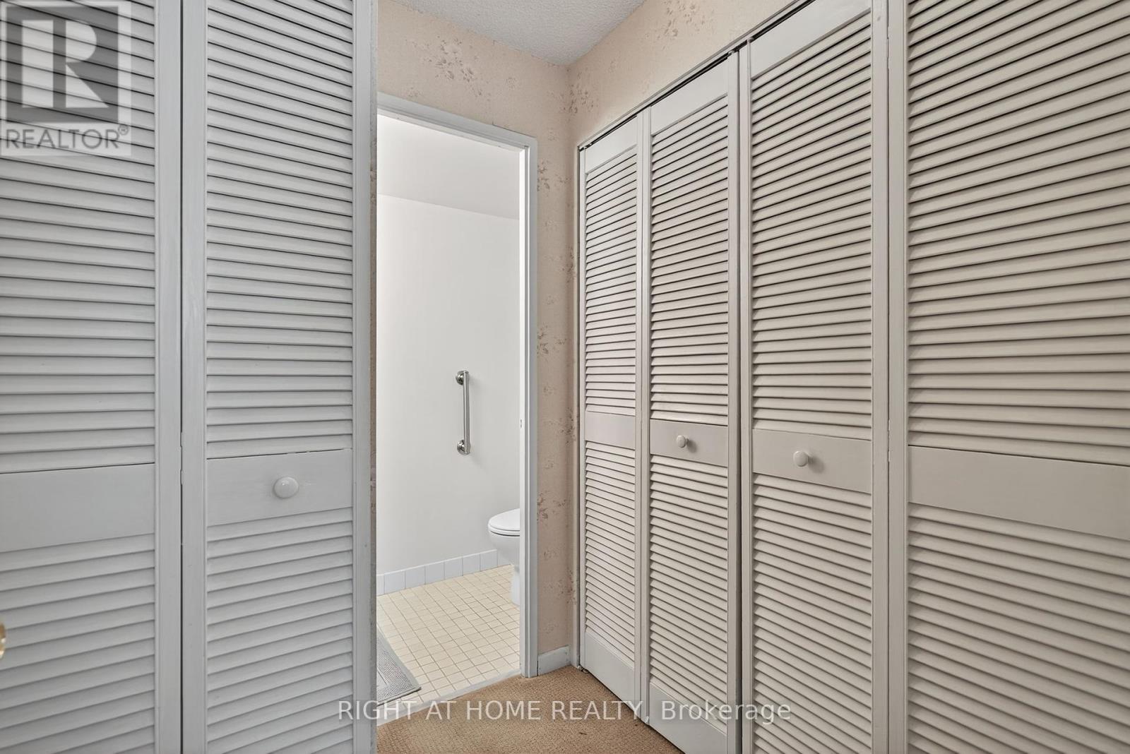 211 - 60 Inverlochy Boulevard, Markham (Royal Orchard), Ontario  L3T 4T7 - Photo 34 - N12343379