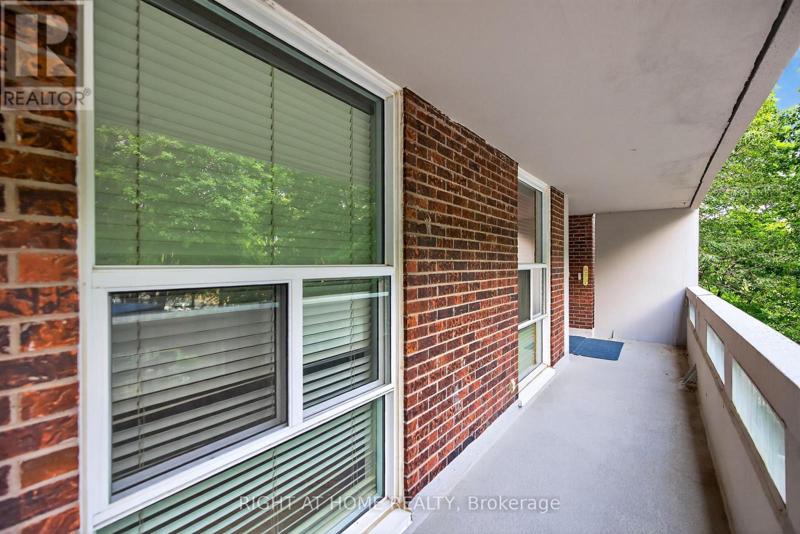 211 - 60 Inverlochy Boulevard, Markham (Royal Orchard), Ontario  L3T 4T7 - Photo 38 - N12343379
