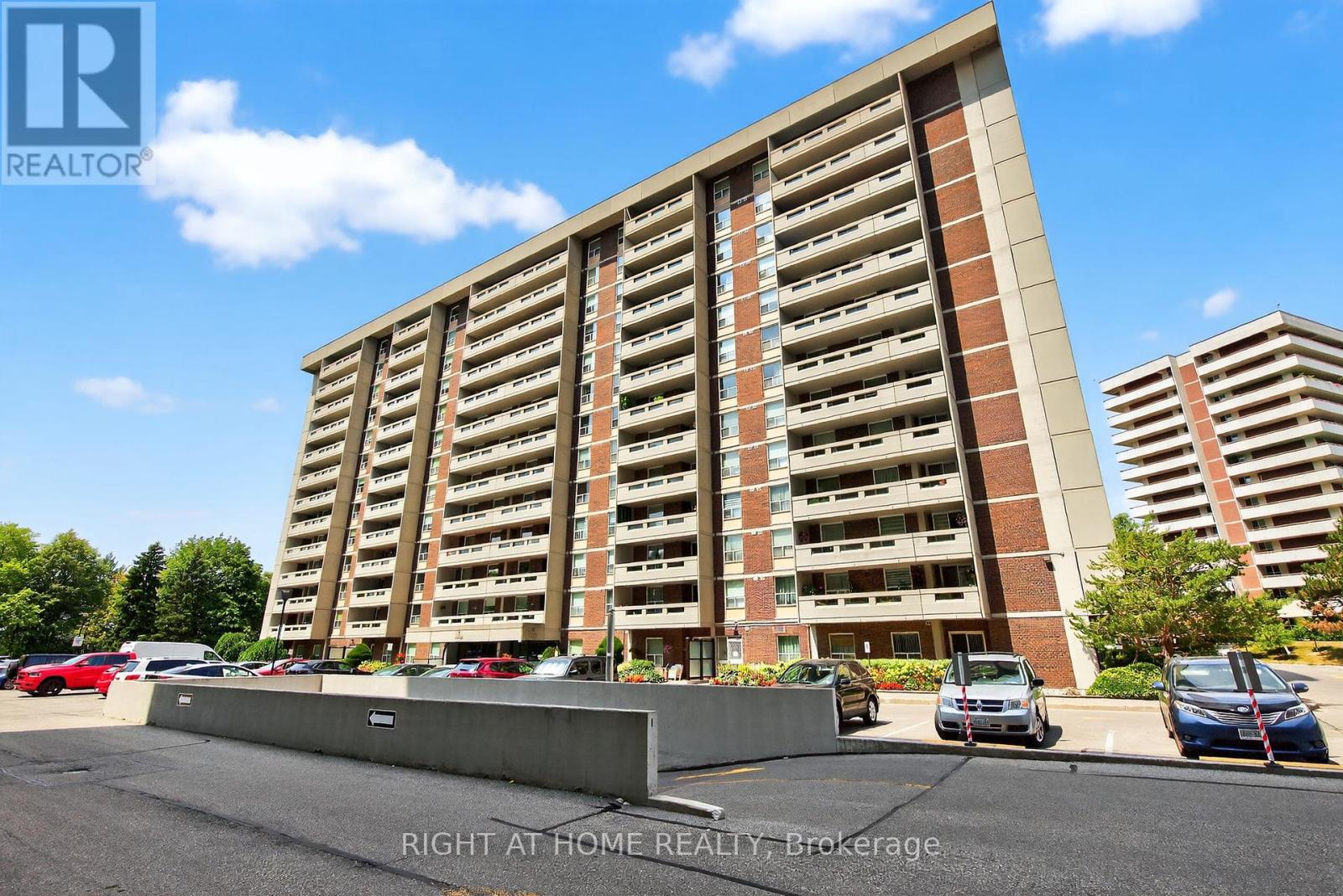 211 - 60 Inverlochy Boulevard, Markham (Royal Orchard), Ontario  L3T 4T7 - Photo 49 - N12343379
