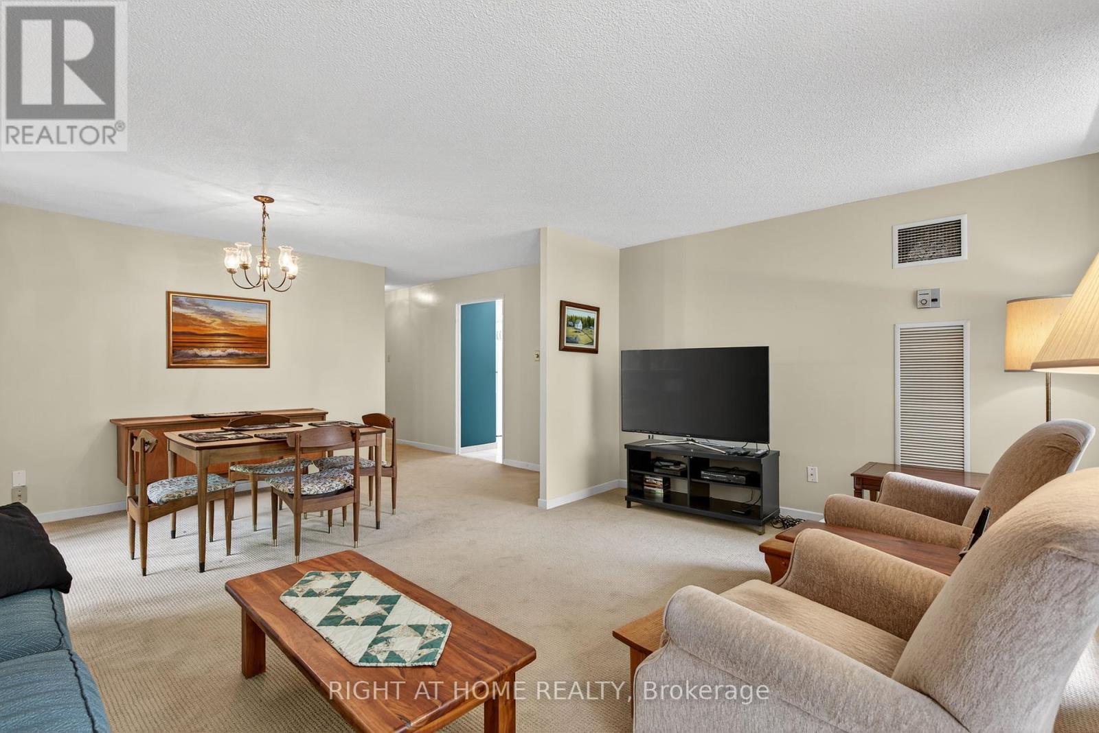 211 - 60 Inverlochy Boulevard, Markham (Royal Orchard), Ontario  L3T 4T7 - Photo 23 - N12343379