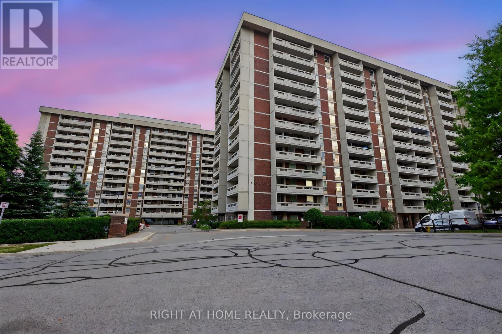 211 - 60 Inverlochy Boulevard, Markham (Royal Orchard), Ontario  L3T 4T7 - Photo 50 - N12343379