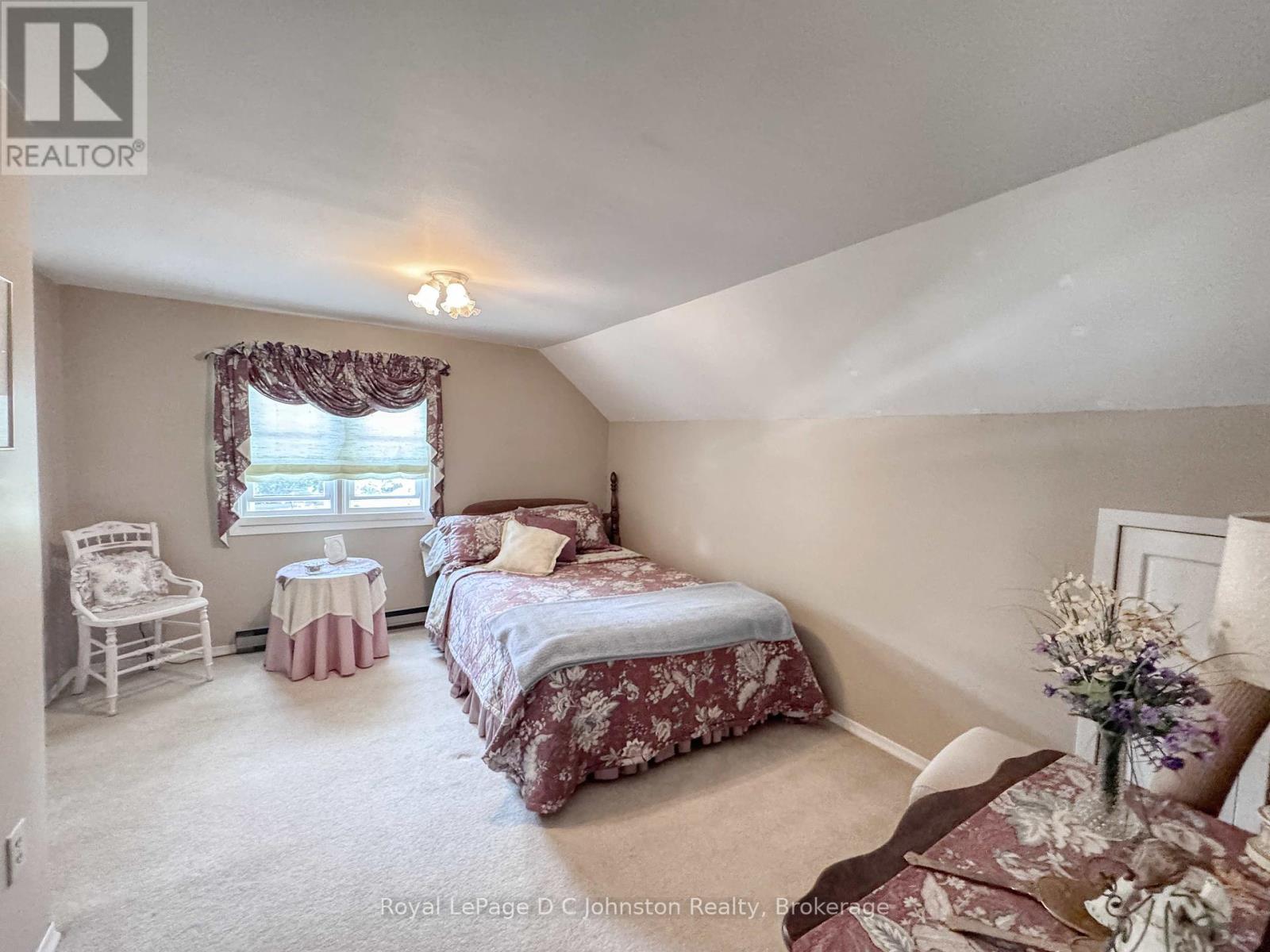 455 Alice Street, Saugeen Shores, Ontario  N0H 2L0 - Photo 15 - X12341164