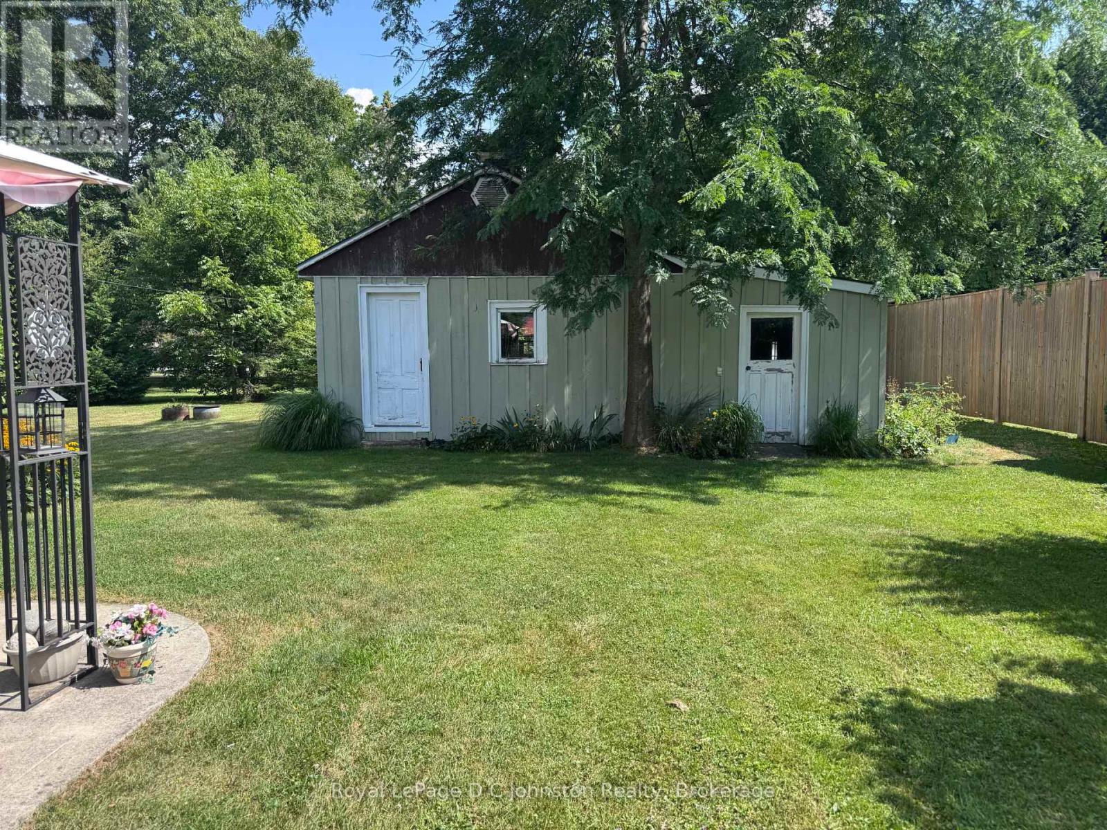 455 Alice Street, Saugeen Shores, Ontario  N0H 2L0 - Photo 27 - X12341164