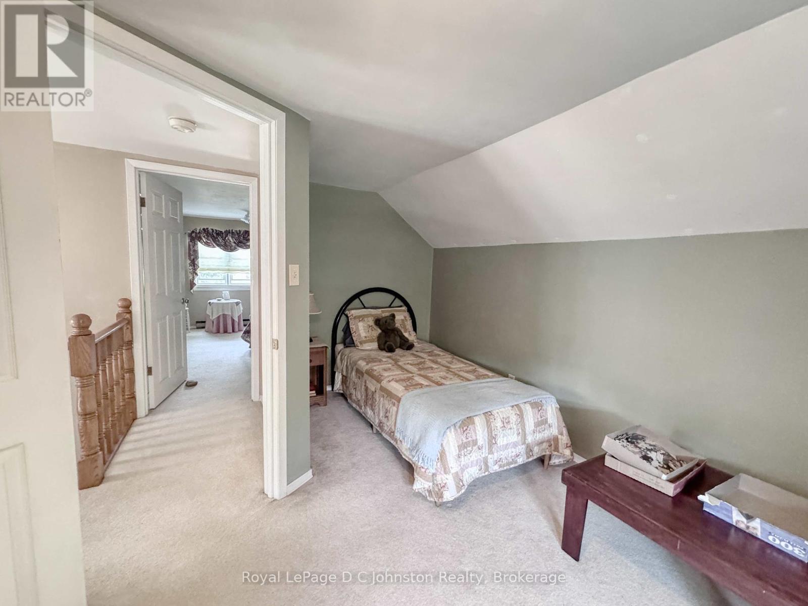 455 Alice Street, Saugeen Shores, Ontario  N0H 2L0 - Photo 17 - X12341164