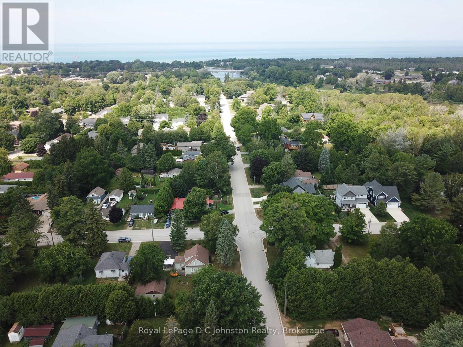 455 Alice Street, Saugeen Shores, Ontario  N0H 2L0 - Photo 22 - X12341164