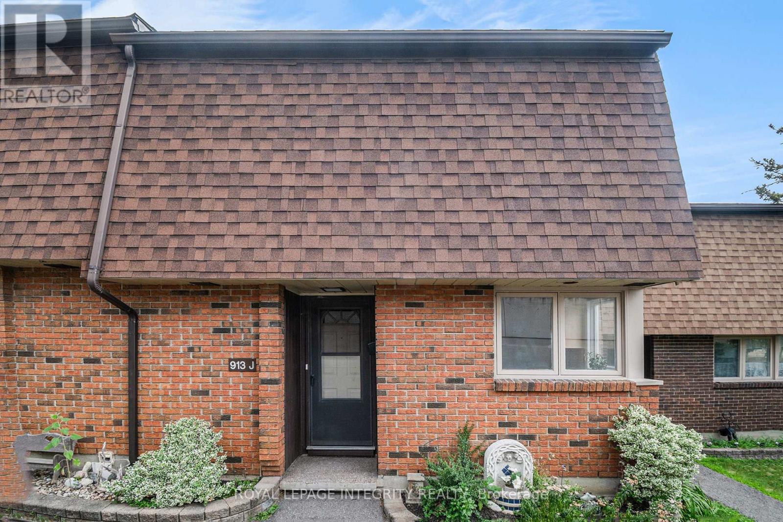 Property at 913J ELMSMERE ROAD image 2