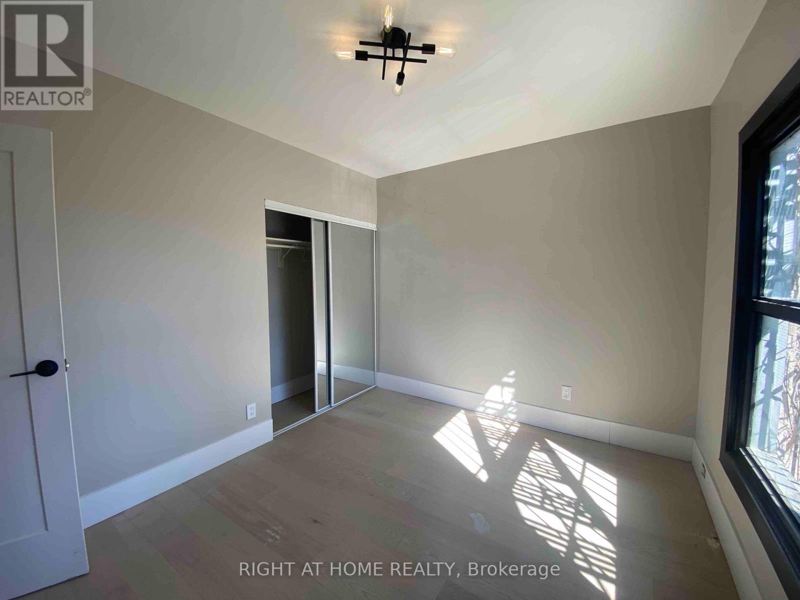 202 - 993 Bloor Street W, Toronto, Ontario  M6H 1M1 - Photo 4 - C12343434
