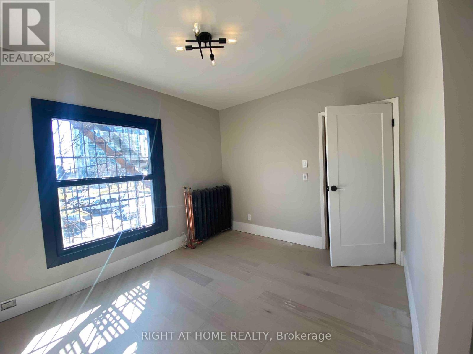 202 - 993 Bloor Street W, Toronto, Ontario  M6H 1M1 - Photo 5 - C12343434