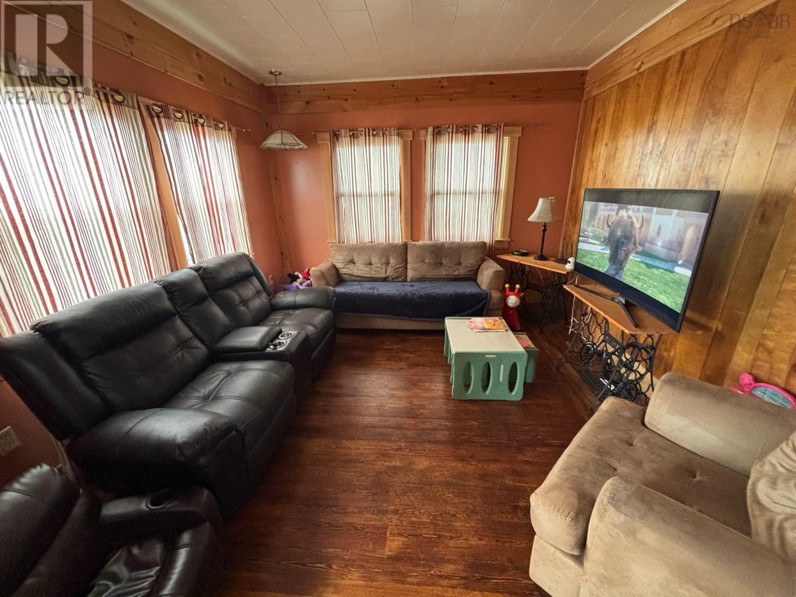 443 Murry Street, Mulgrave, Nova Scotia  B0E 2G0 - Photo 2 - 202511305