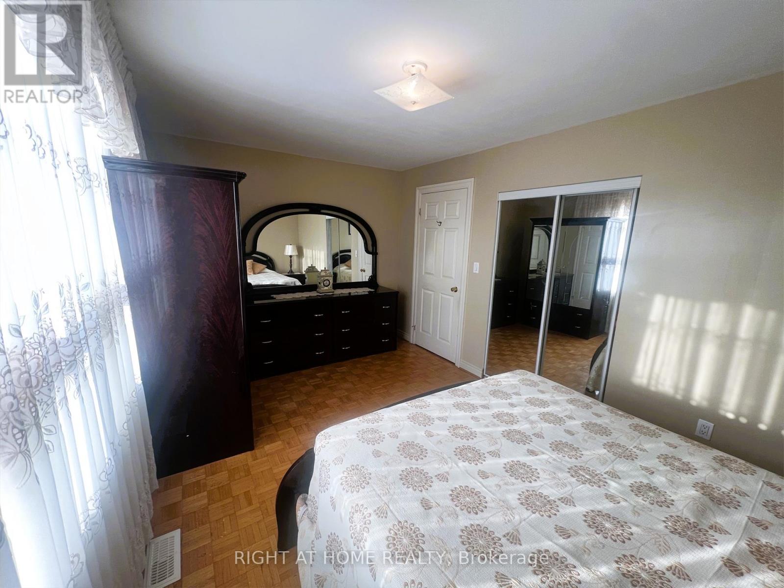 195 Rosethorn Avenue, Toronto, Ontario  M6N 3L3 - Photo 10 - W12343477