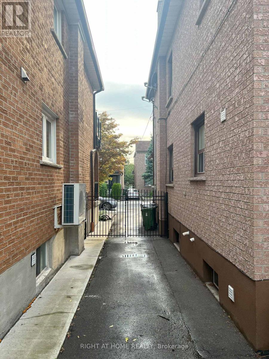 195 Rosethorn Avenue, Toronto, Ontario  M6N 3L3 - Photo 15 - W12343477