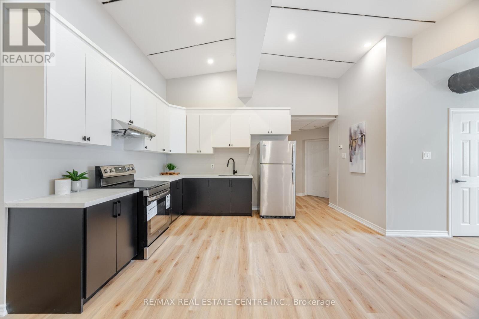 1 Ontario Street, Guelph (St. Patrick's Ward), Ontario  N1E 3A9 - Photo 12 - X12343474