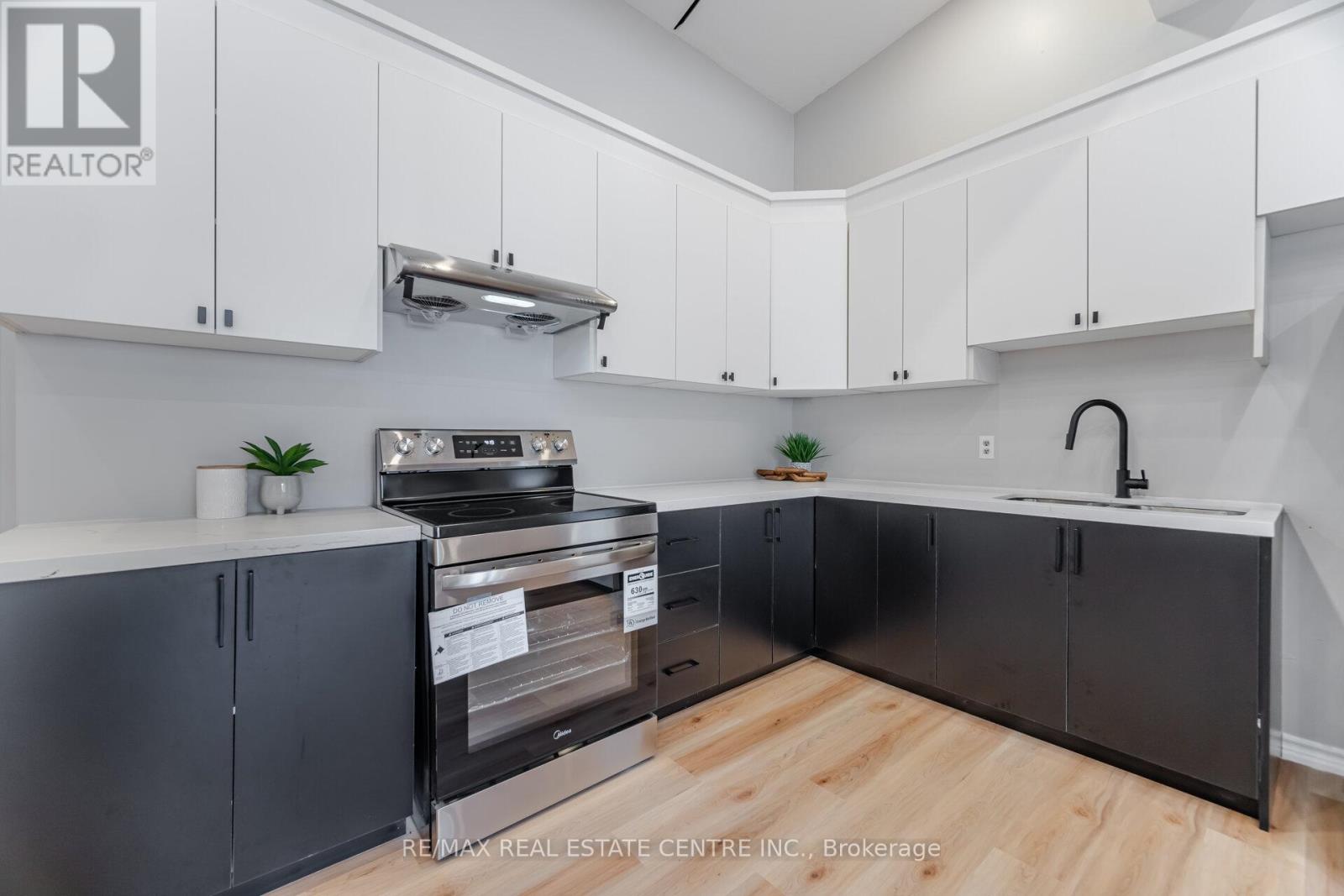 1 Ontario Street, Guelph (St. Patrick's Ward), Ontario  N1E 3A9 - Photo 14 - X12343474