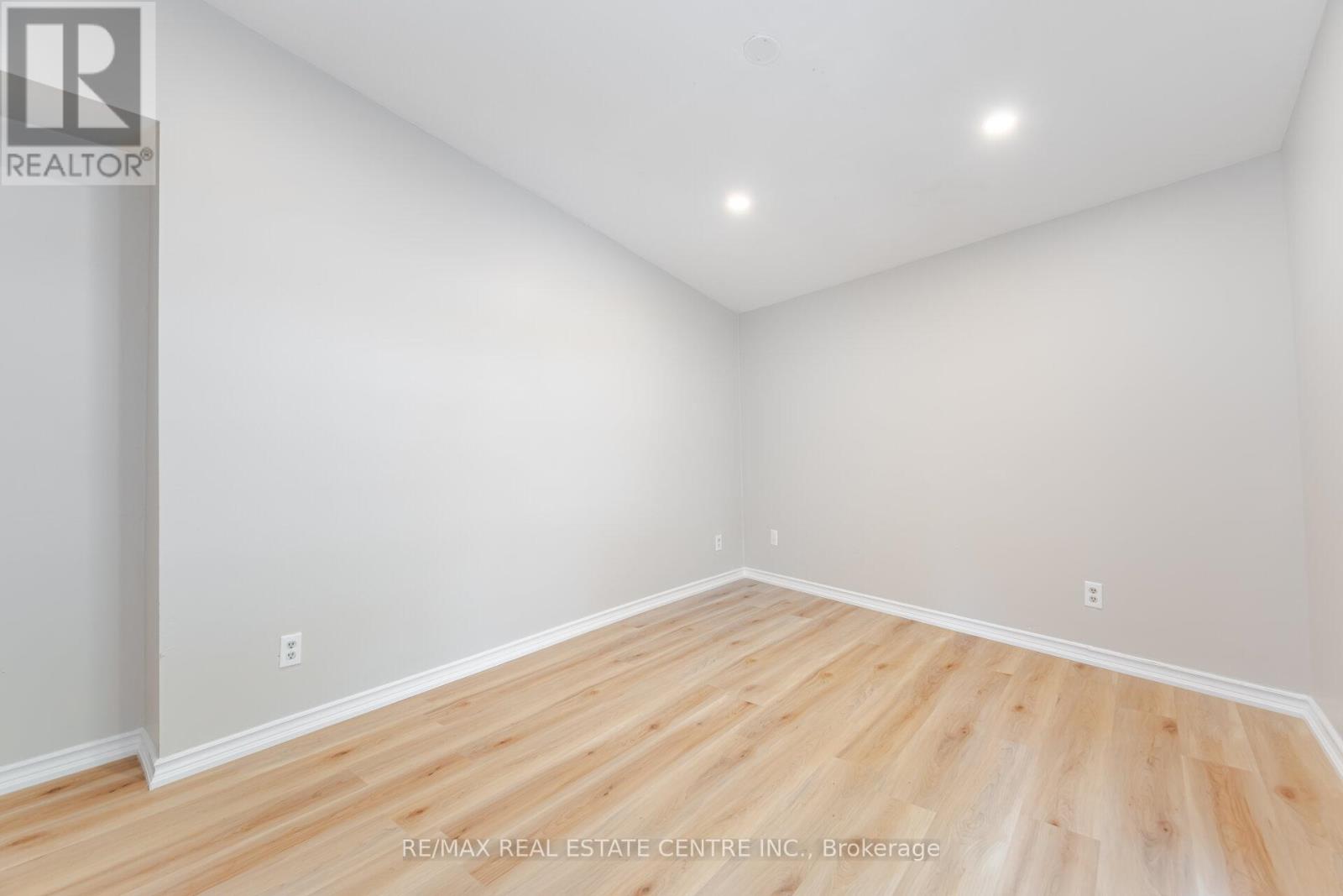 1 Ontario Street, Guelph (St. Patrick's Ward), Ontario  N1E 3A9 - Photo 36 - X12343474